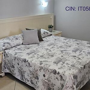 Camera con letto king size